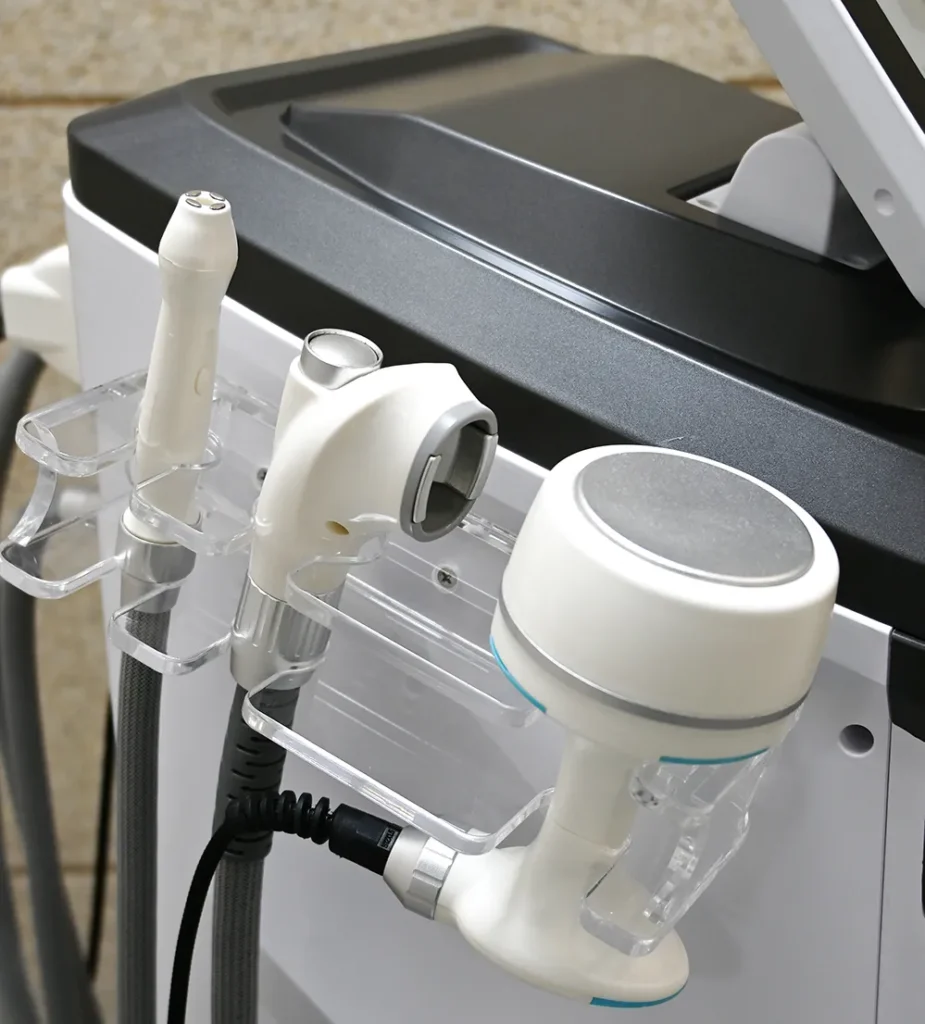 Vacuum Roller Slimming Machine with 40K Cavitation RF, Close-up Left Detailed View of Multifunctional Treatment Handles for Anti-Cellulite & Lymphatic Drainage Salon Equipment