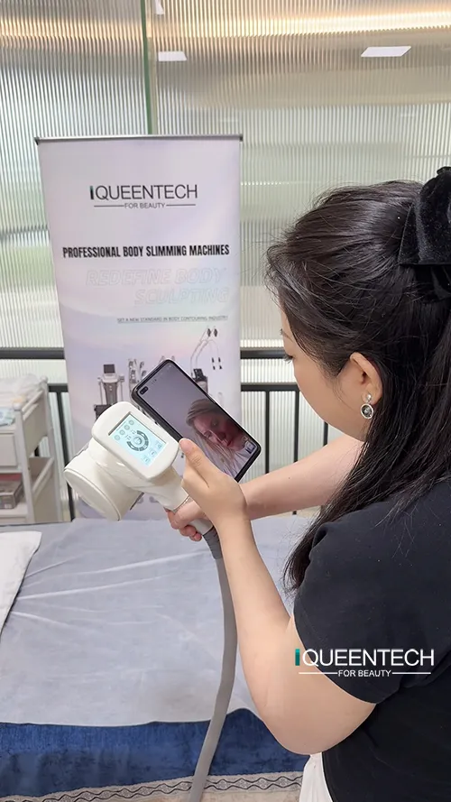 Professional beautician demonstrates and explains the operation, functions and treatment effects of Lymphatic Roller Machine to salon clients
