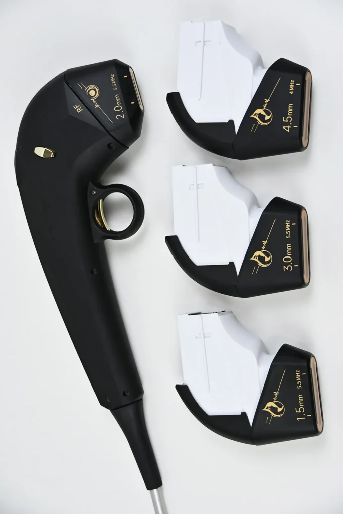 Machine HIFU 25D-360Max poignée 15RS avec trois sondes de traitement facial