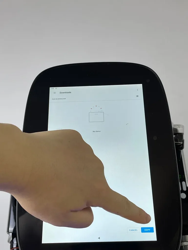Appuyer sur le bouton « Copier » situé en bas à droite de l’écran tactile de l’appareil hydro dermabrasion