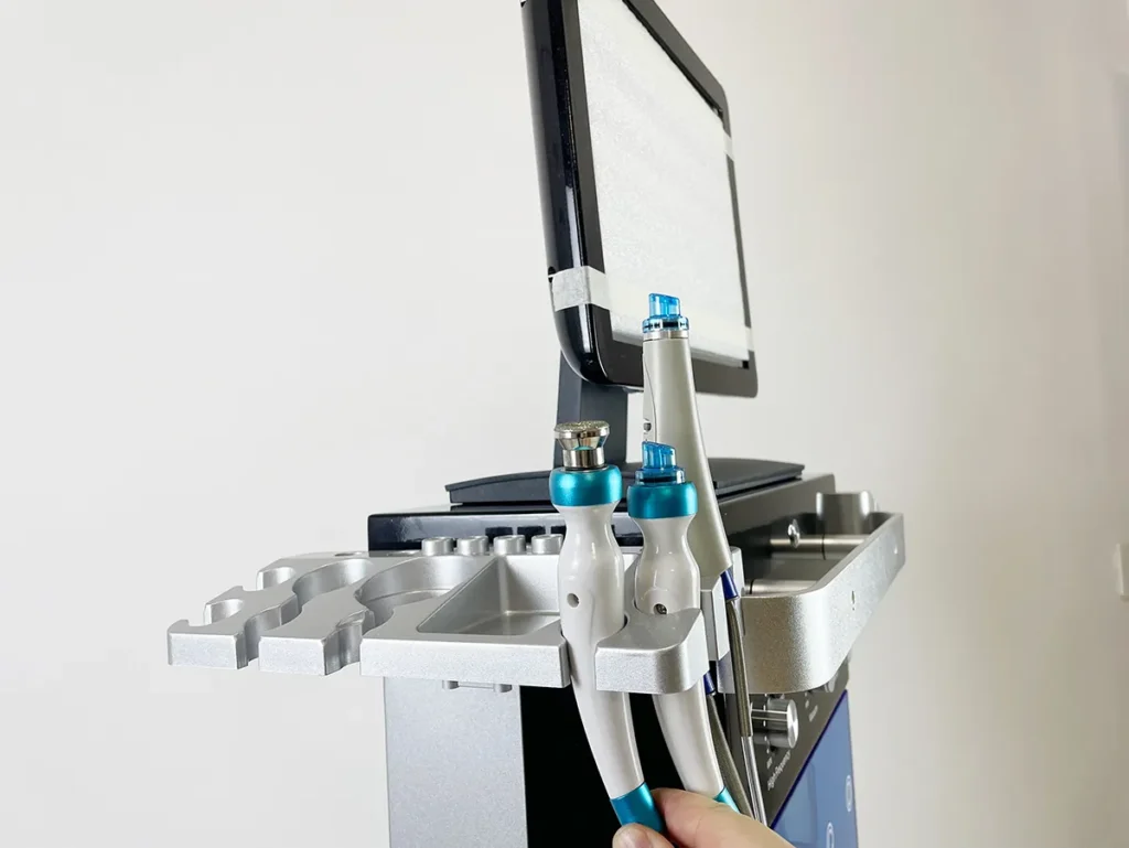 Install diamond dermabrasion handle for 15 in 1 Hydradermabrasion Machine