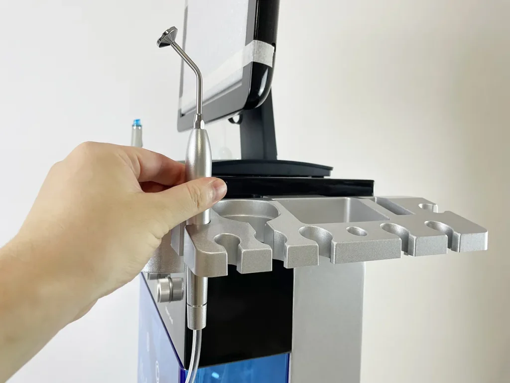 Install oxygen injection handle for 15 in 1 Hydradermabrasion Machine