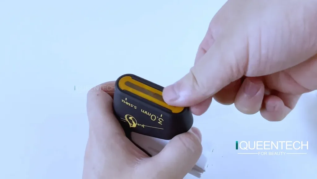 Appareil HIFU 25D 360 MAX, appliquer l'autocollant d'étanchéité sur la cartouche 15RS