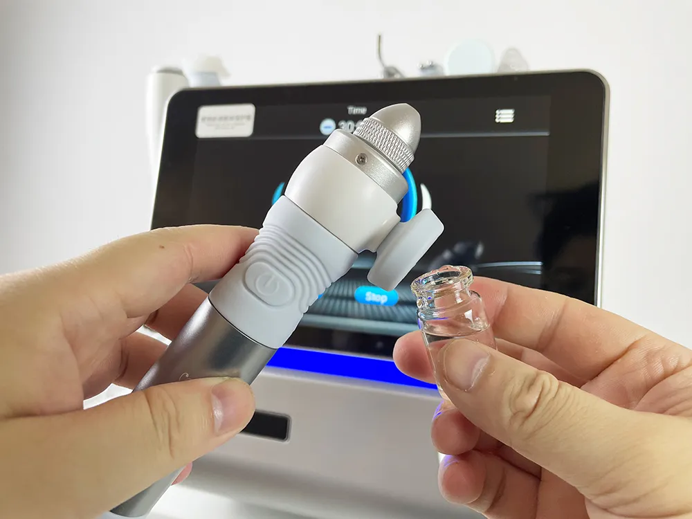 Appareil hydrodermabrasion portable Smart Ice Blue Pro, installation de la bouteille du pulvérisateur d’eau